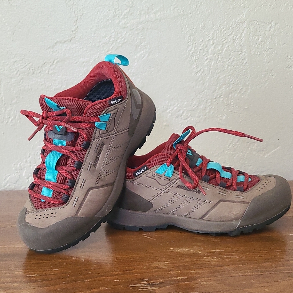 Black Diamond Mission Leather Waterproof Approach Hiking Shoe